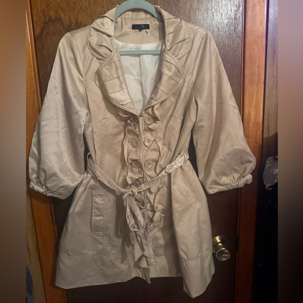 RYU Cream Ruffled Women's Coat - Picture 2 of 5
